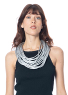 maria calderara, silberne Halskette aus Kunstleder-Schläuchen