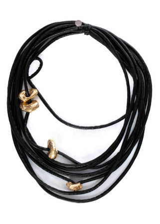 maria calderara, Kunstlederkette mit vergoldeten Nuggets