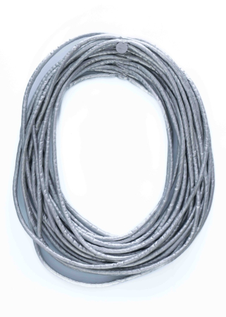 maria calderara, silberne Halskette aus Kunstleder-Schläuchen