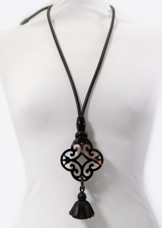 YAEL NADIV, Halskette ADA MARBLED mit marmoriertem Hornanhänger