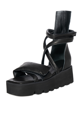 PURO, bequeme Sandale mit verstellbaren Fesselriemen BE DIFFERENT