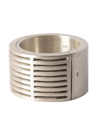 Parts of Four, System Ring mit Schlitzen und sandgestrahlter Oberfläche 