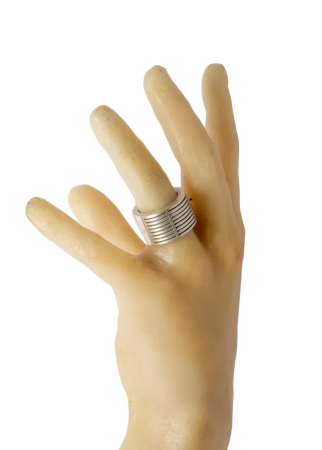 Parts of Four, System Ring mit Schlitzen und sandgestrahlter Oberfläche 